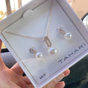 💎Tahari Pearl & Rhinestone Gold Earrings/Necklace